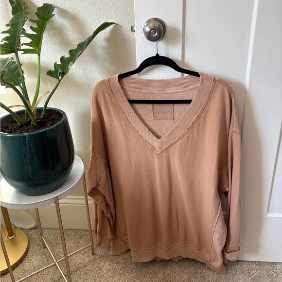 Aerie Women's V-Neck - Picture 2 of 4